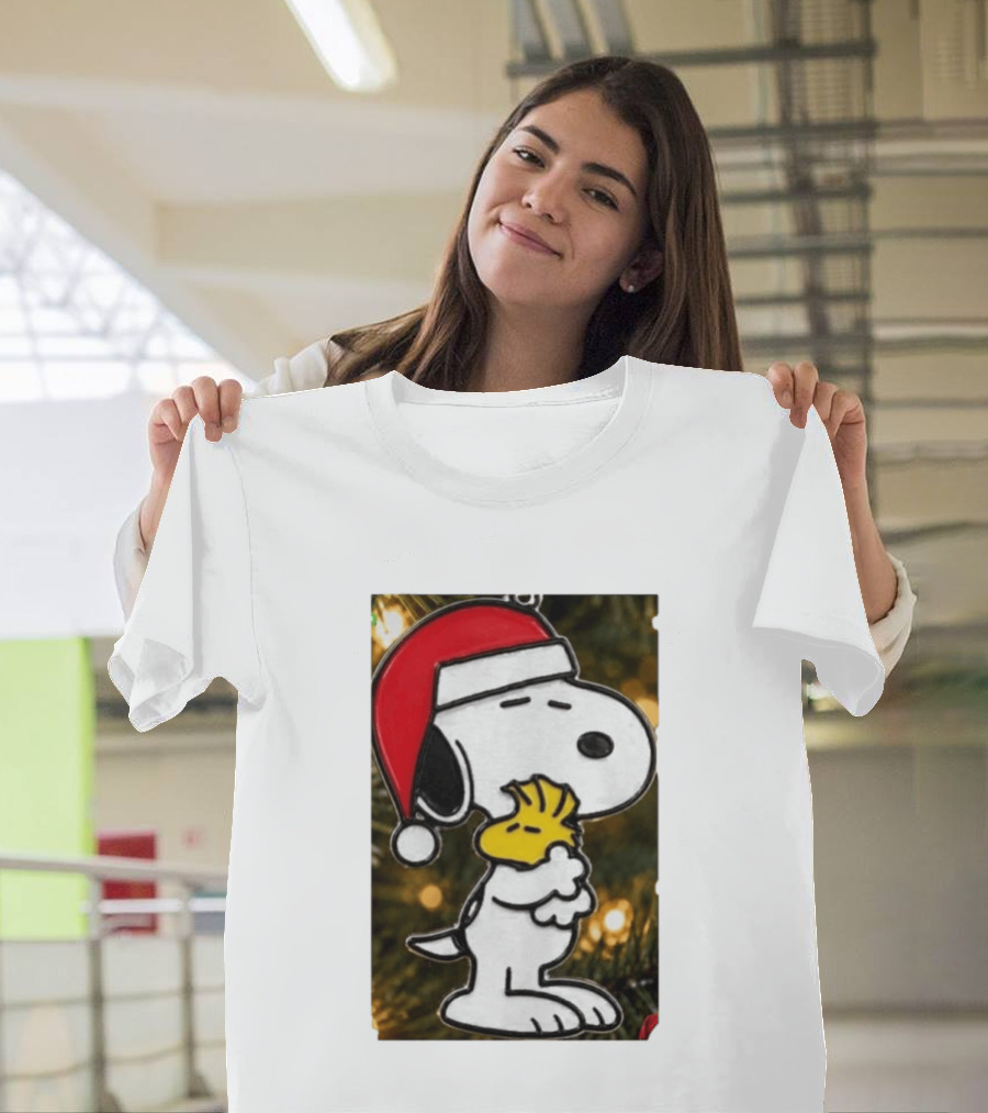 Snoopy Woodstock Christmas Hugging Best Holiday Gift Peanuts T-Shirt