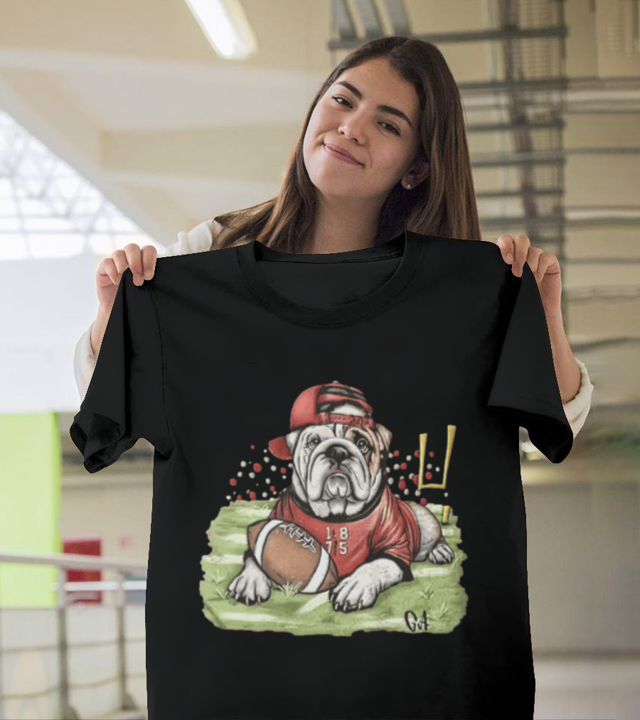Georgia Bulldogs Football 1875 Bulldog With Cap And Football T-Shirt
