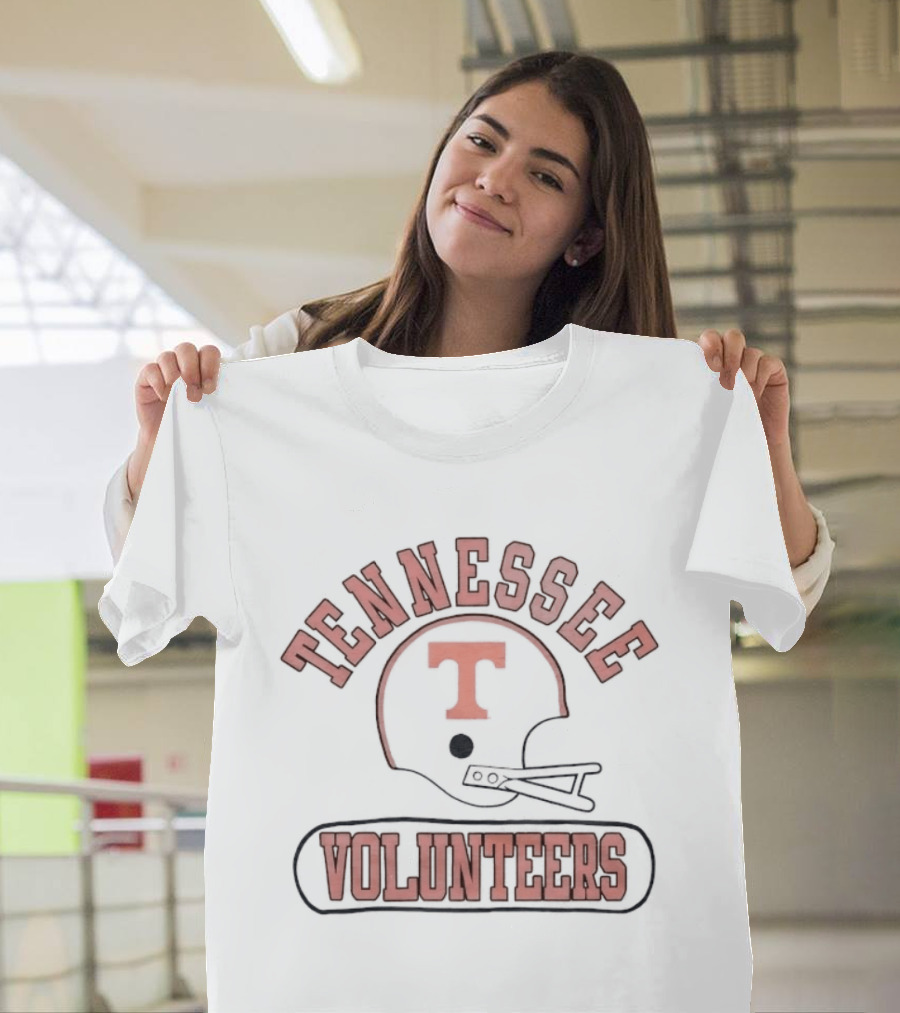 Tennessee Volunteers Football Helmet Distressed T-Shirt