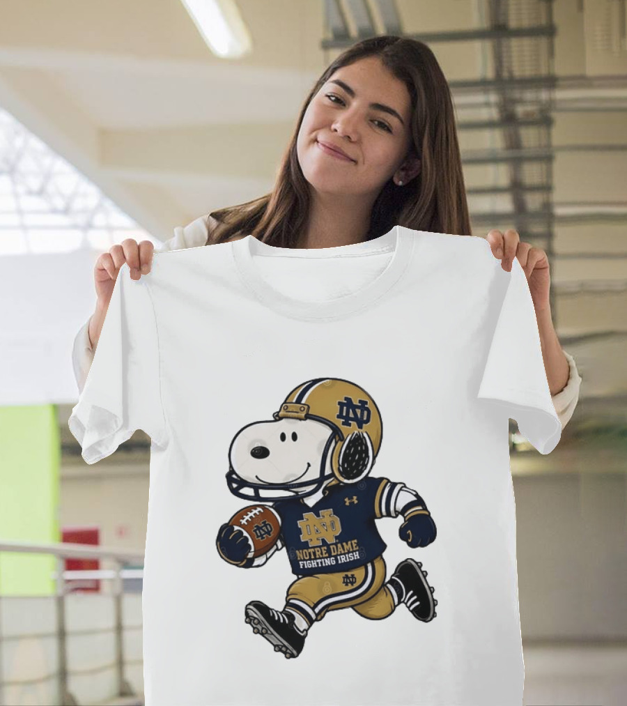 Snoopy Playing Football Notre Dame Fighting Irish ND Team Fan Gear T-Shirt