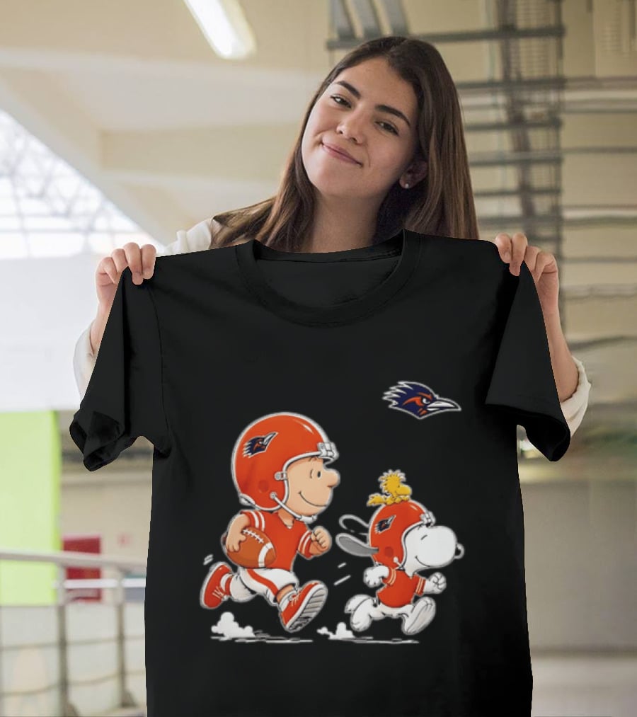 Charlie Brown Woodstock Snoopy UTSA Roadrunners Football 2026 T-Shirt