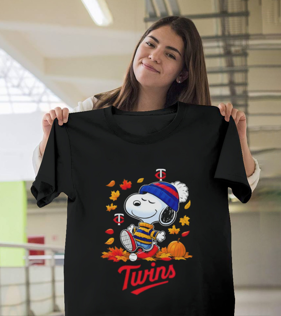 Snoopy Minnesota Twins Autumn Baseball MLB Peanuts Leaves Pumpkin T-Shirt