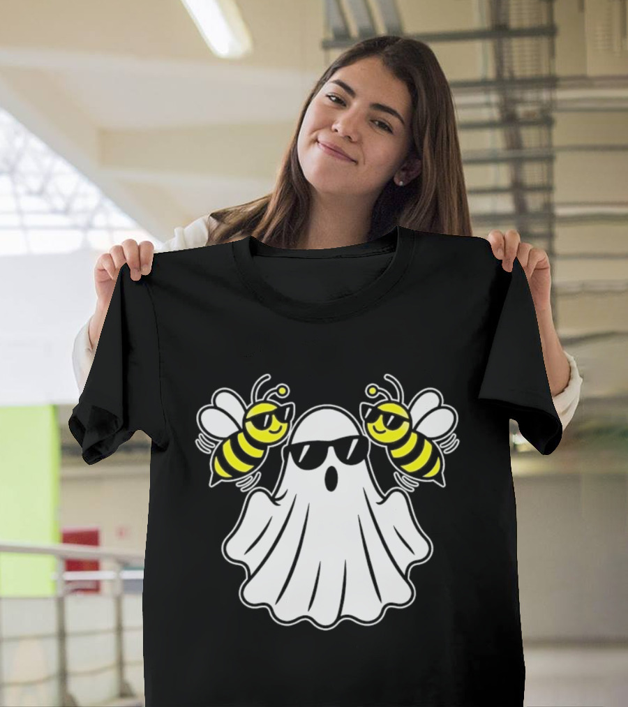 Ghost With Sunglasses And Bees Spooky Halloween Fun T-Shirt