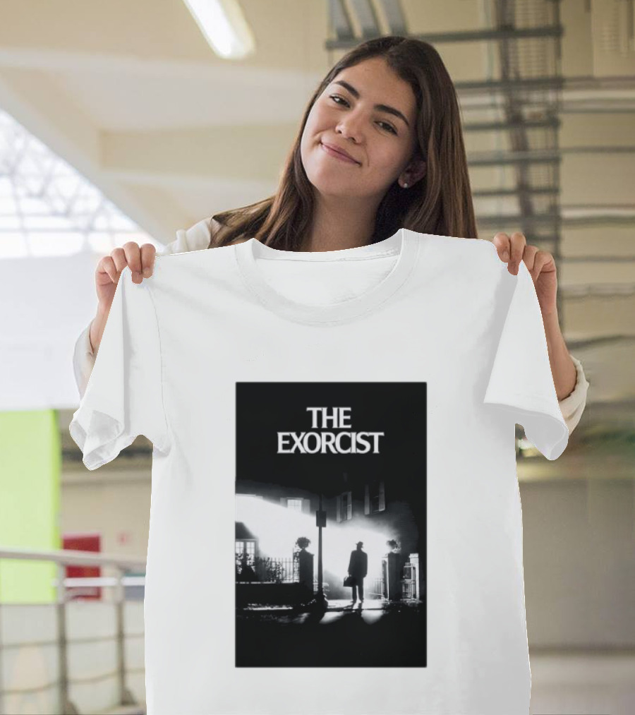 The Exorcist Iconic Horror Movie Walking Man Shadow Scene T-Shirt