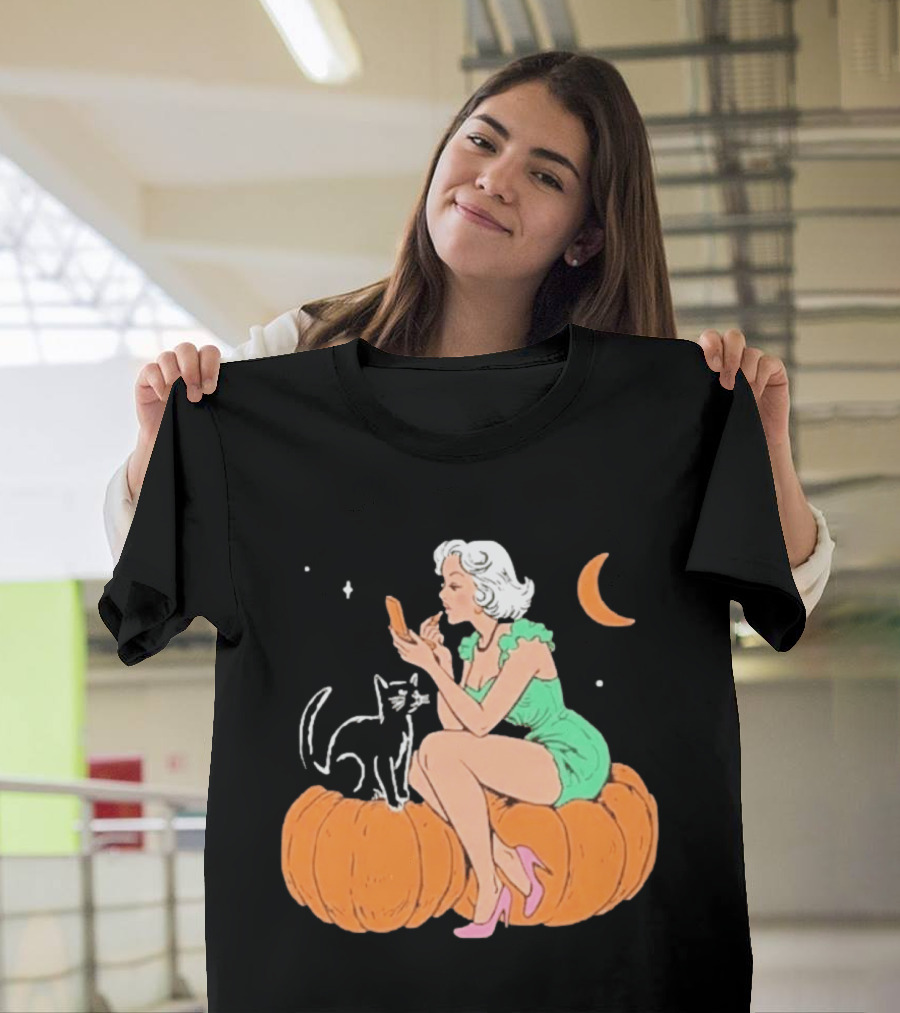 Pinup Girl Applying Lipstick On Pumpkin With Black Cat Halloween Moon Scene T-Shirt