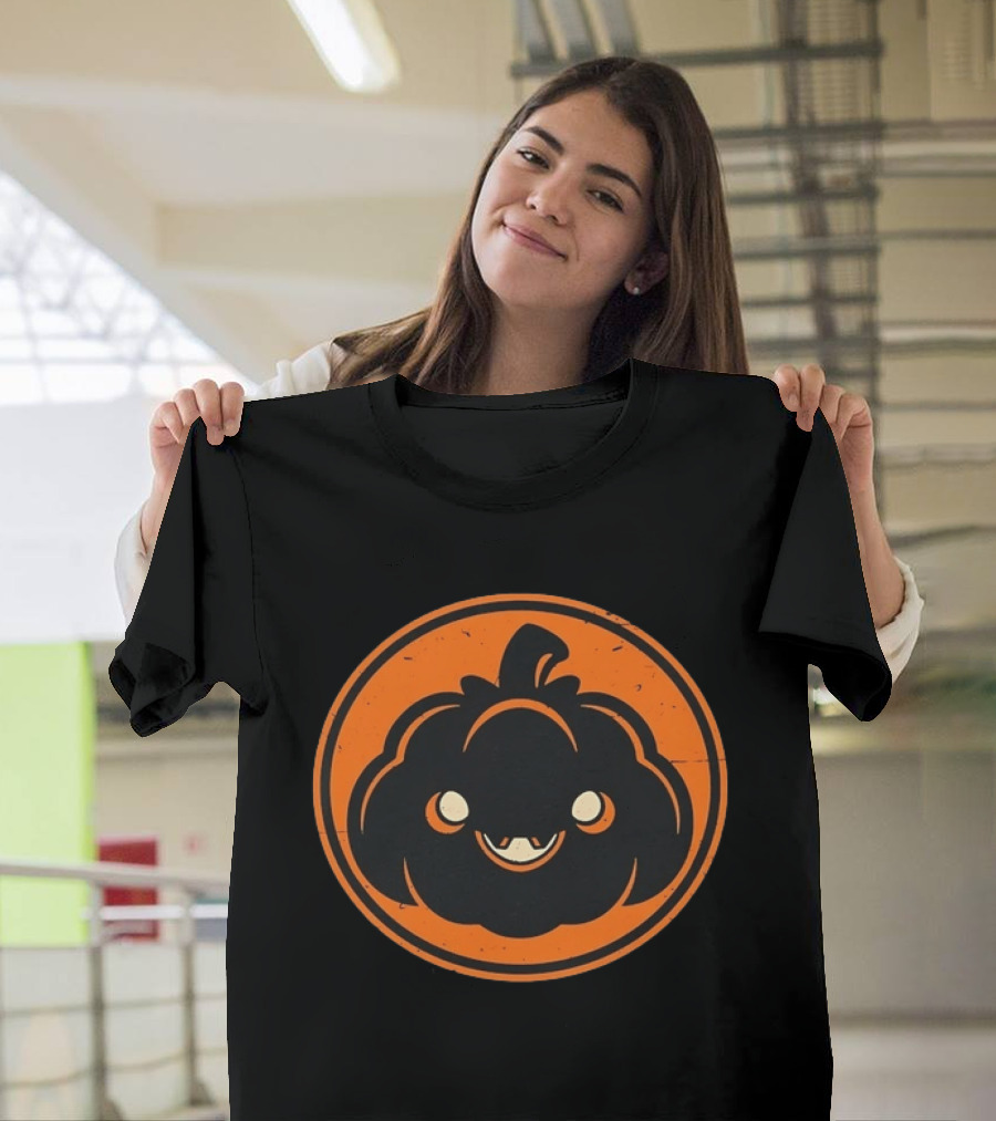 Jack O' Lantern Pumpkin Face Distressed Vintage Halloween Icon Orange Circle T-Shirt