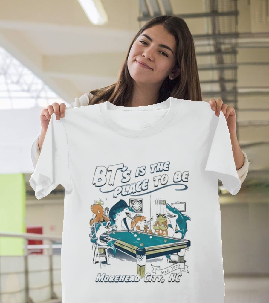 BT's Is The Place To Be Morehead City NC Since 1972 Pool Hall Sea Creatures Playing Billiards T-Shirt