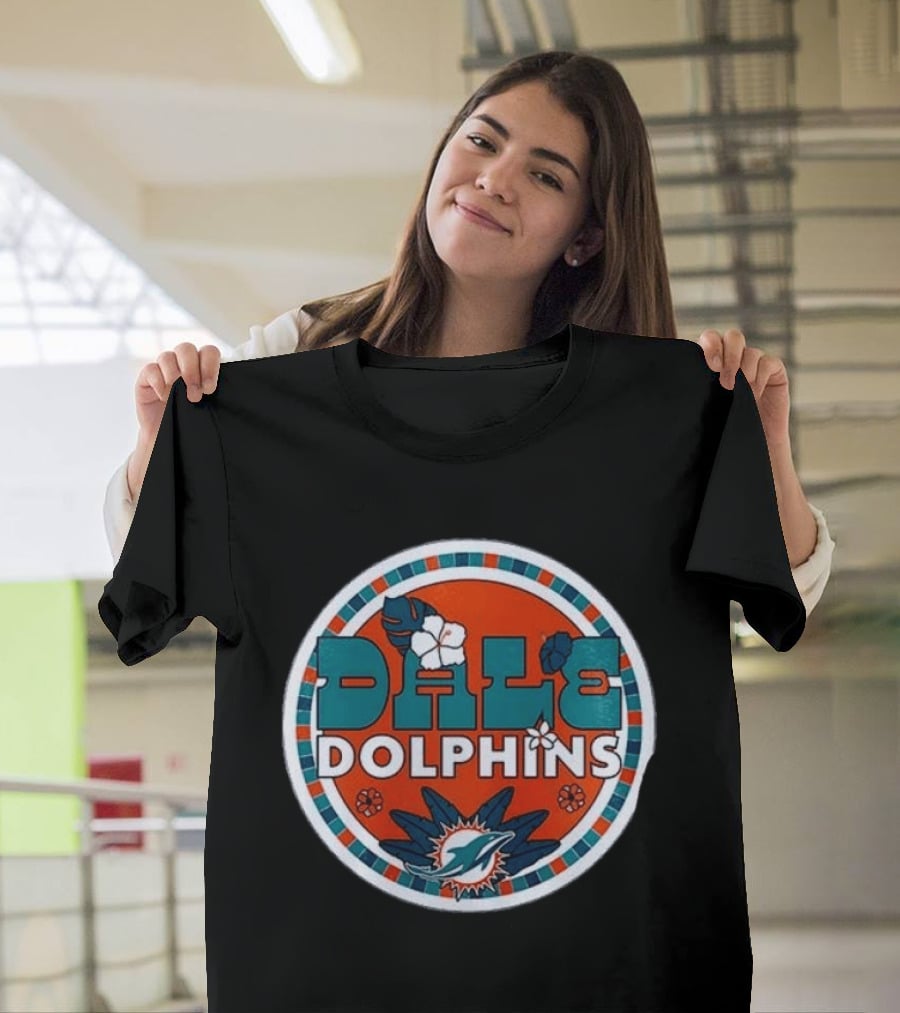 Miami Dolphins Dale Dolphins Los Delfines De Miami Defiende Nuestra Casa Hispanic Heritage T-Shirt