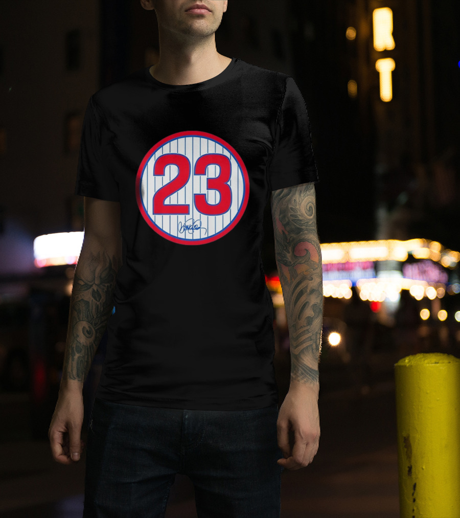 Chicago Cubs Ryne Sandberg Number 23 Signature Circle T-Shirt