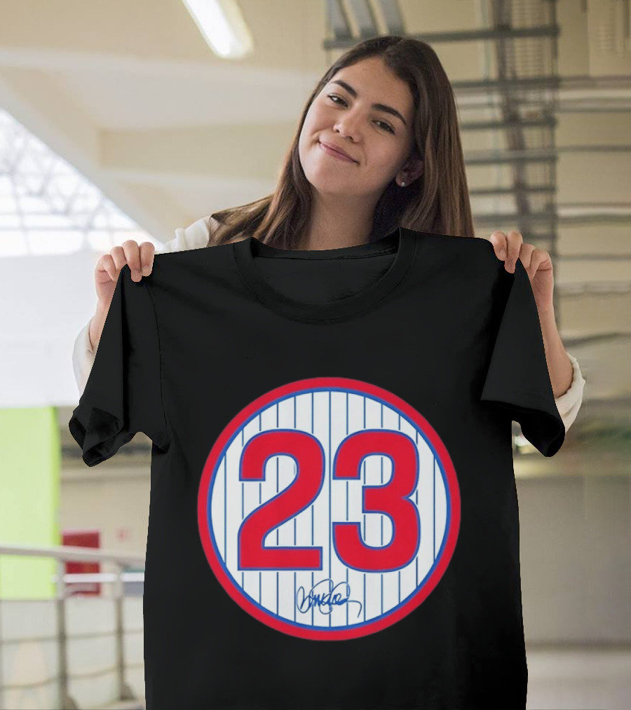 Chicago Cubs Ryne Sandberg Number 23 Signature Circle T-Shirt