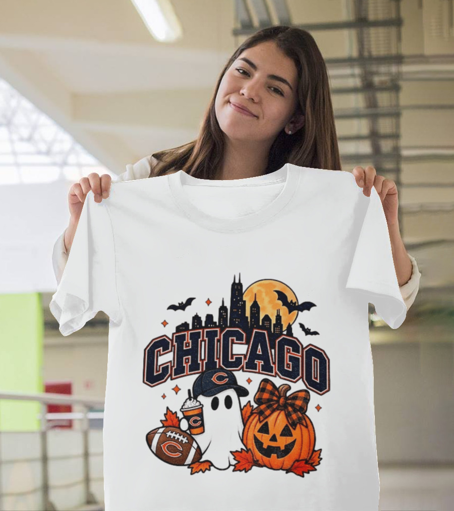 Chicago Bears Halloween Ghost Pumpkin Football Skyline Moon T-Shirt