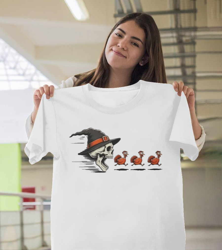 Witch Skull Chasing Turkeys Thanksgiving Humor T-Shirt