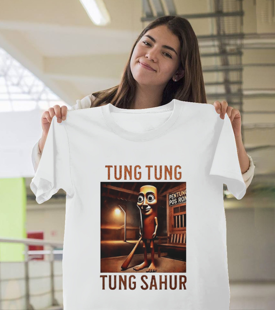 Tung Tung Tung Sahur Pentung Pos Ron Indonesian Culture Night Scene T-Shirt