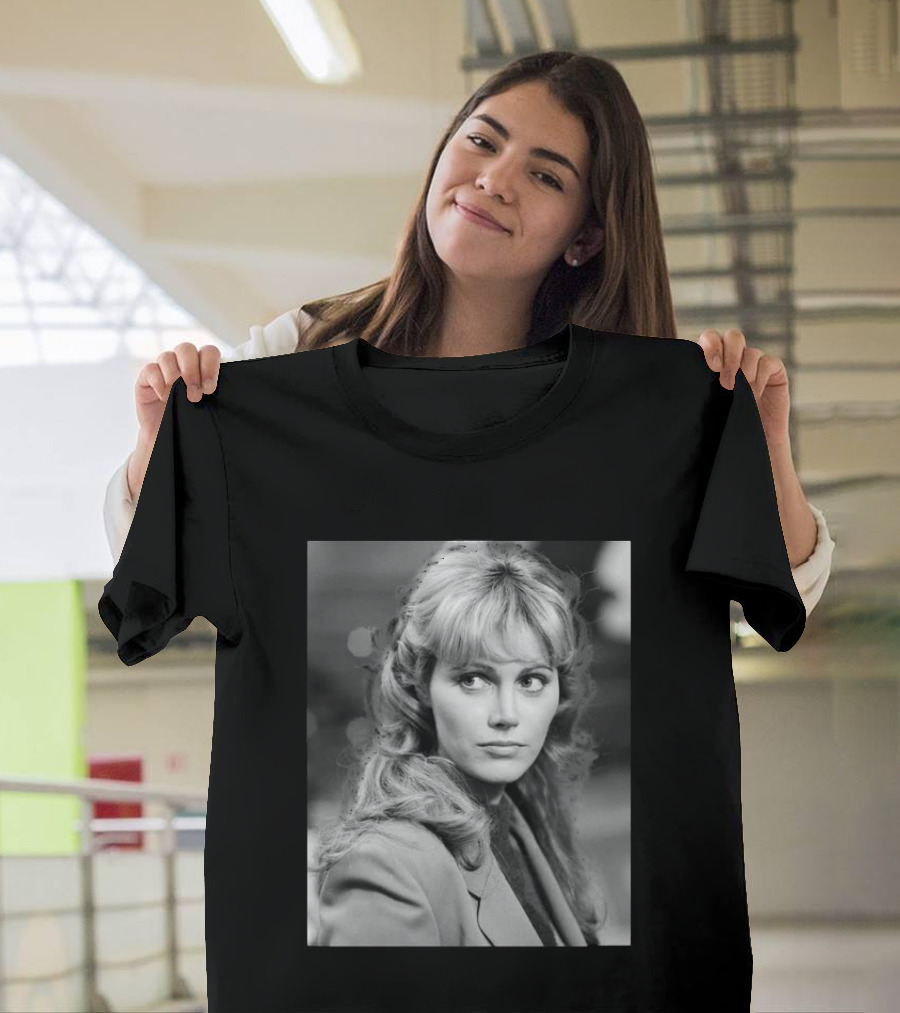 Rip Mary Louise Weller 1946 2026 Vintage Black And White T-Shirt