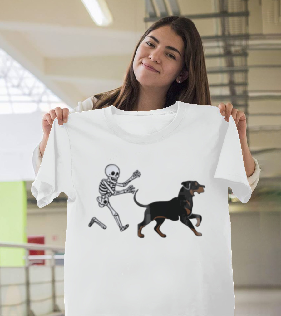 Skeleton Chasing Rottweiler With Bone In Halloween Humor Scene T-Shirt