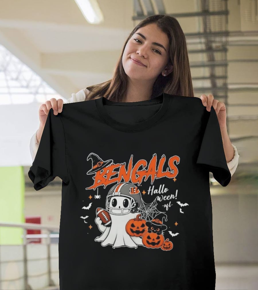 Bengals Halloween Ghost Football Pumpkin Helmets Spooky Scene T-Shirt