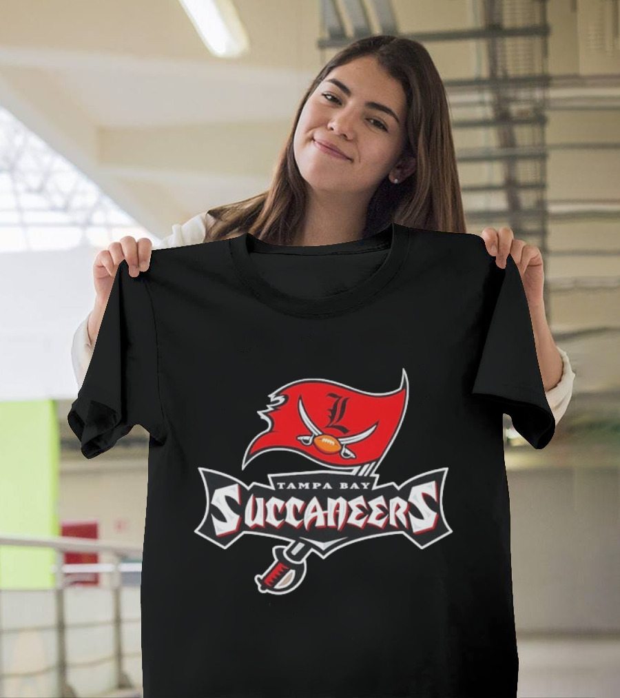 Tampa Bay Succaneers Football Pirate Flag Logo Sports Team T-Shirt