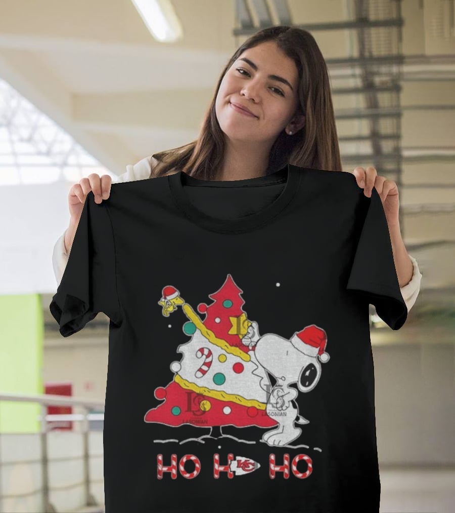 Kansas City Chiefs Snoopy Woodstock Christmas Tree Ho Ho Ho 2026 T-Shirt