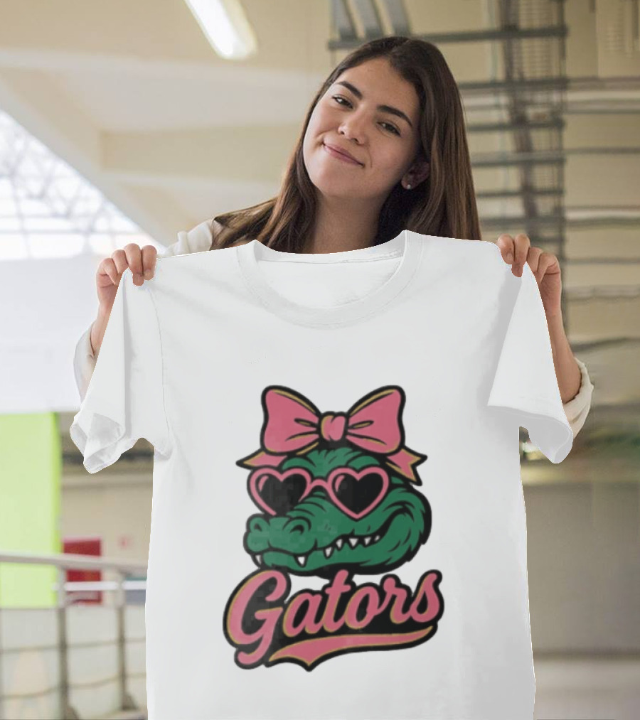 Florida Gators Green Alligator Pink Bow Heart Sunglasses T-Shirt