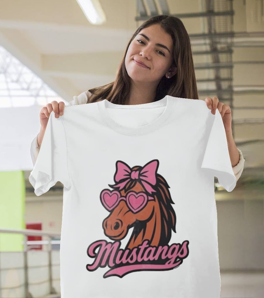 Mustangs Horse Pink Bow Heart Sunglasses T-Shirt