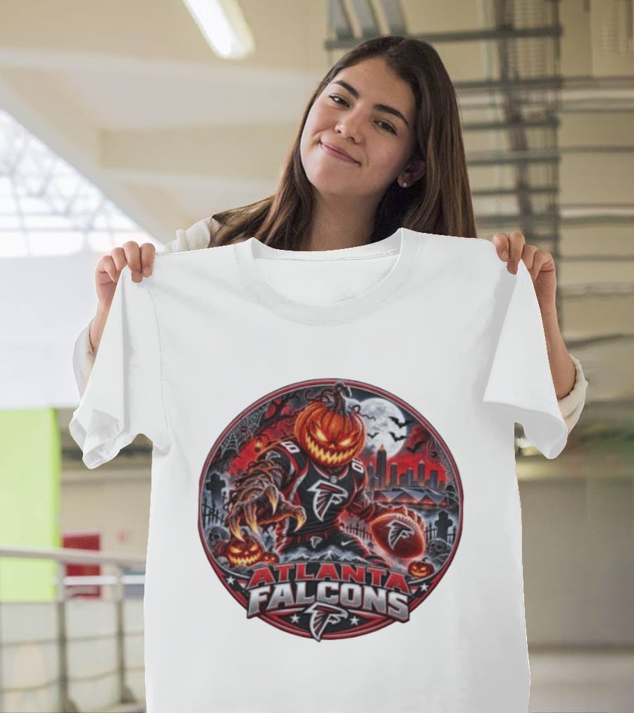 Atlanta Falcons Halloween Jack O' Lantern Football Player With City Skyline And Bats T-Shirt