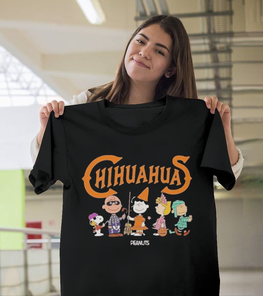 Chihuahuas Peanuts Halloween Charlie Brown Snoopy Woodstock Party T-Shirt