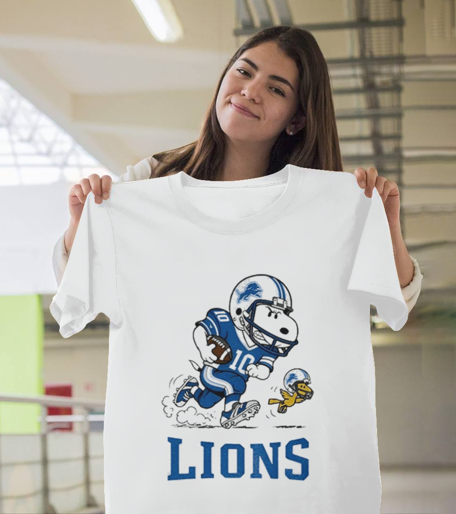 Detroit Lions Snoopy Woodstock Football Run T-Shirt
