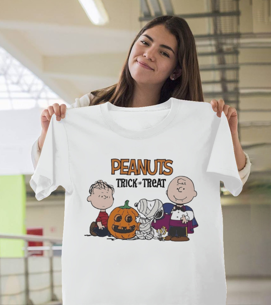 Peanuts Trick Or Treat Halloween Characters Linus Charlie Brown Snoopy Pumpkin T-Shirt