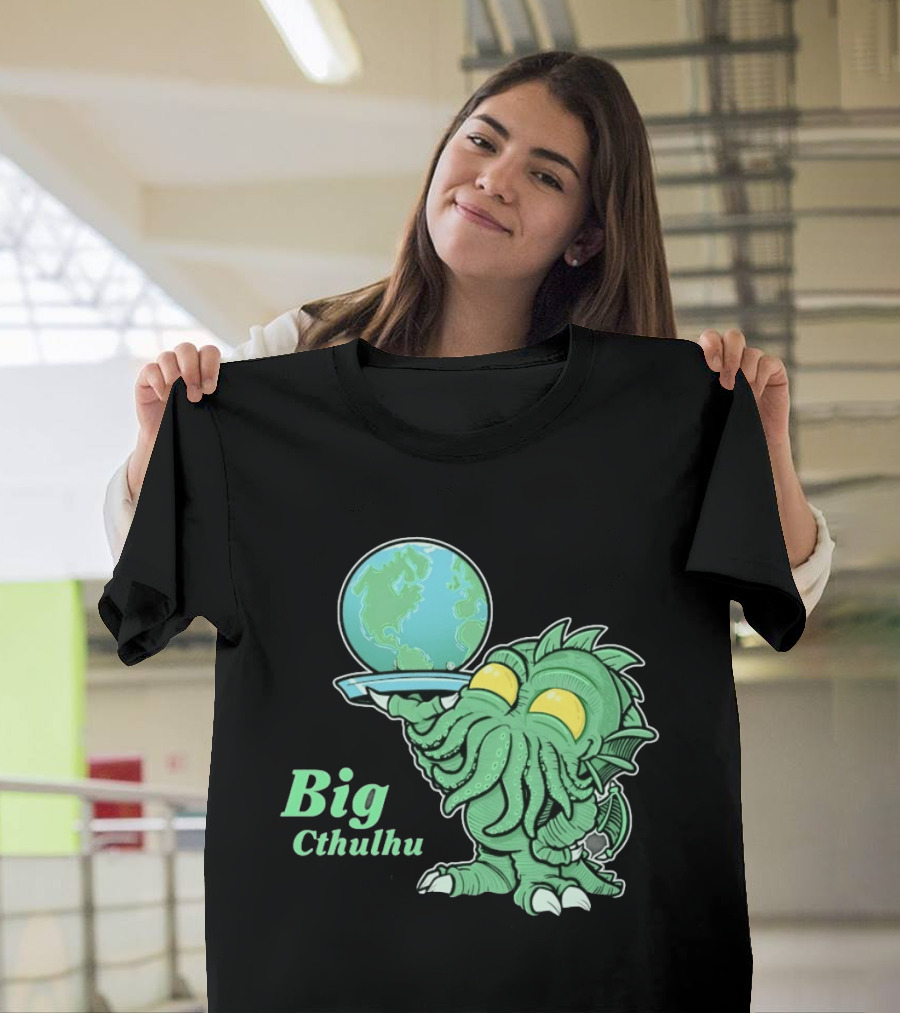 Big Cthulhu Holding The World Lovecraft T-Shirt