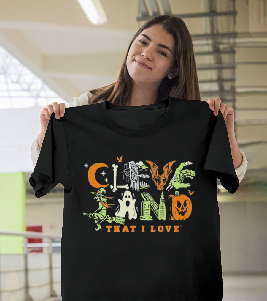 Cleveland That I Love Halloween Ghosts Witches Bats Pumpkins Spooky City T-Shirt