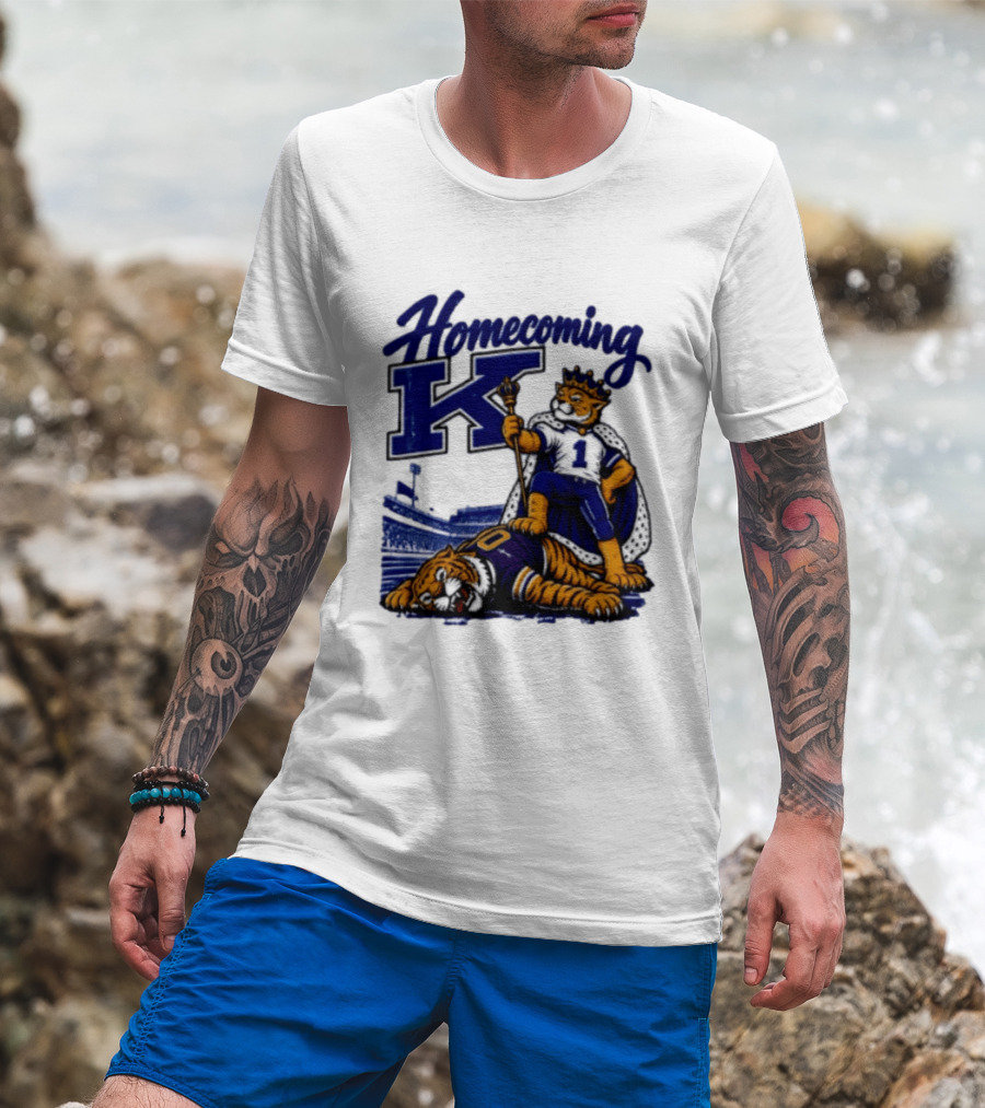 Homecoming K Wildcat King Stands Over Defeated Tiger Stadium Scene T-Shirt