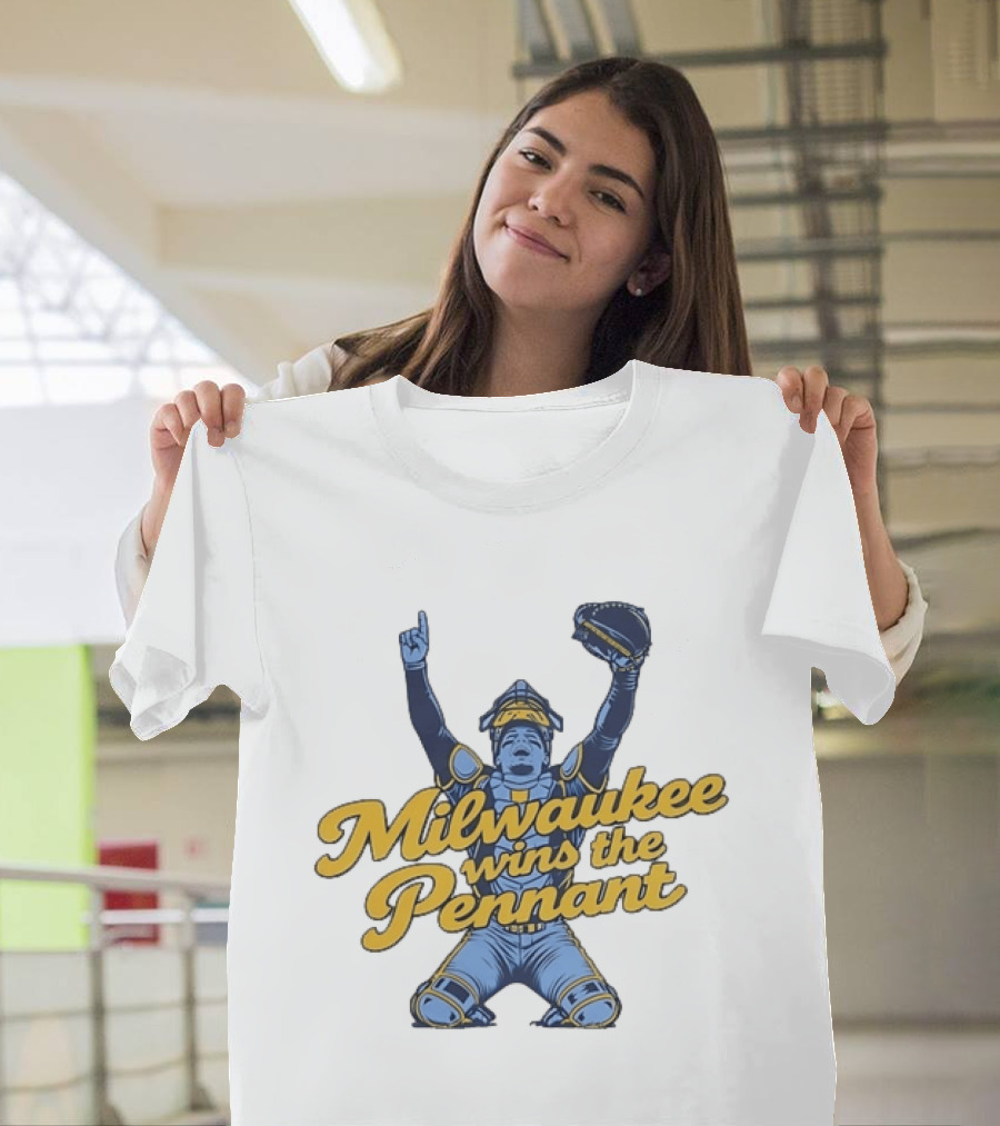 Milwaukee Brewers Wins The Pennant Celebration Catcher Pose T-Shirt