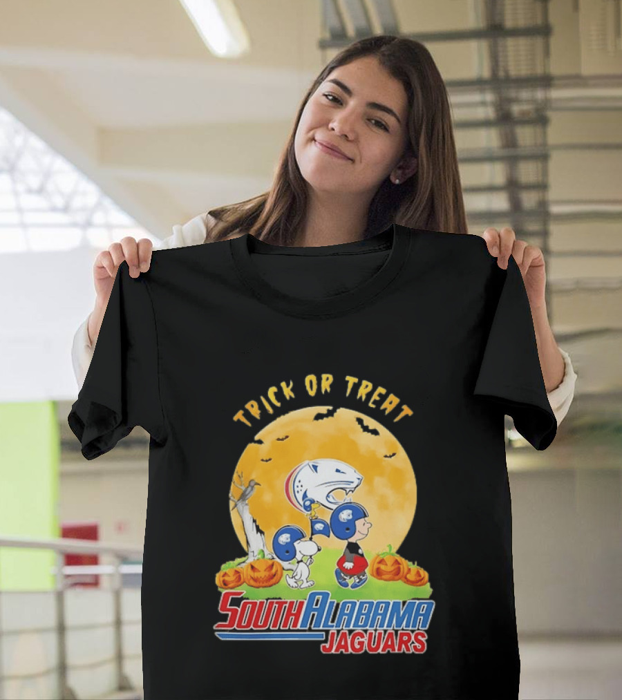 South Alabama Jaguars Snoopy Charlie Brown Woodstock Trick Or Treat Halloween Moon T-Shirt