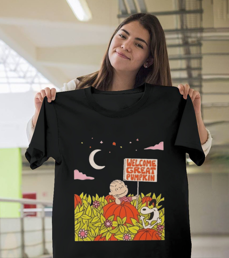 Linus And Snoopy Welcome Great Pumpkin Peanuts Moonlit Patch T-Shirt
