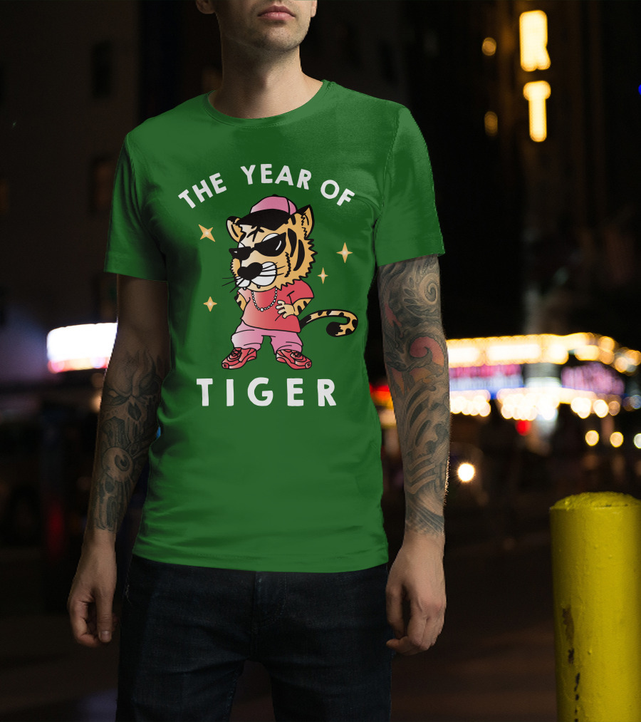 THE YEAR OF TIGER Hip Hop Style Cartoon Tiger Wearing Sunglasses And Chain T-Shirt