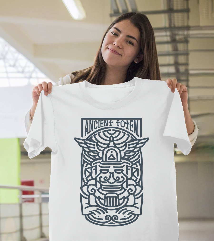 Ancient Totem Monoline Totem Pole Owl Totem Tribal Neon T-Shirt