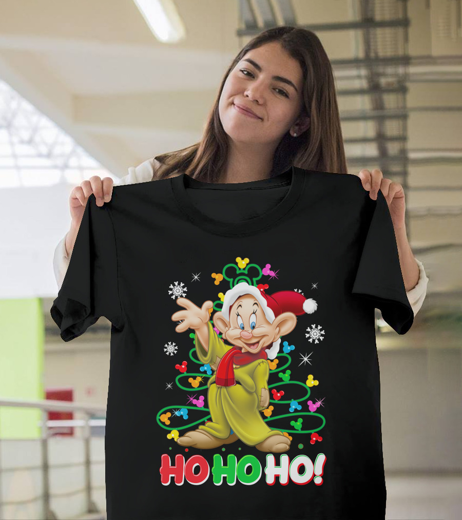 Dopey Ho Ho Ho Christmas Snowflakes Green Yellow Red Santa Hat Disney T-Shirt