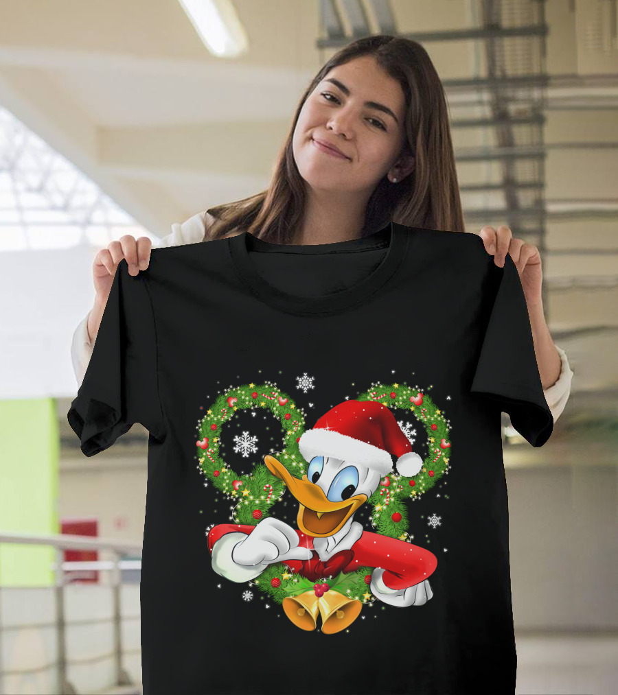 Santa Donald Duck Christmas Wreath Snowflakes T-Shirt