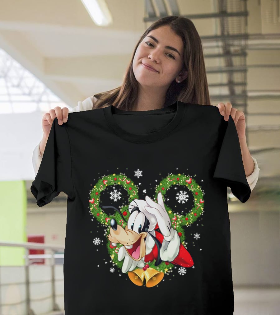 Goofy Christmas Holiday Cheer With Wreaths And Bells T-Shirt