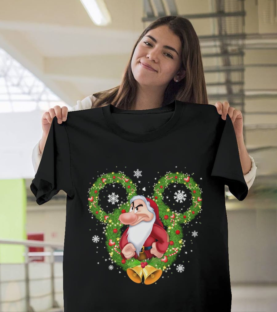 Grumpy Santa Dwarf In Wreath With Snowflakes And Bells T-Shirt