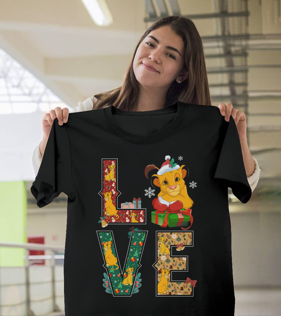 Love Christmas Simba Holiday Gifts And Decorations T-Shirt