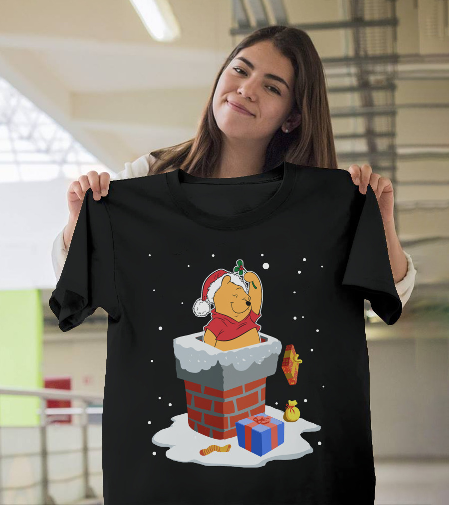 Winnie The Pooh Christmas Santa Chimney Holiday Mistletoe Snow Gifts T-Shirt