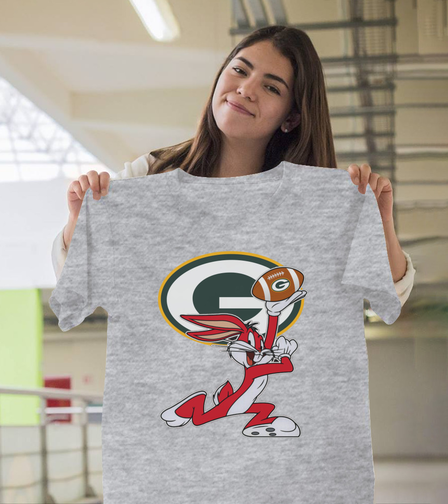 Green Bay Packers Bugs Bunny Holding Football T-Shirt