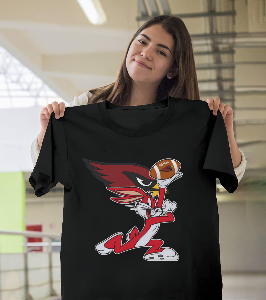 Arizona Cardinals Bugs Bunny Holding Football T-Shirt