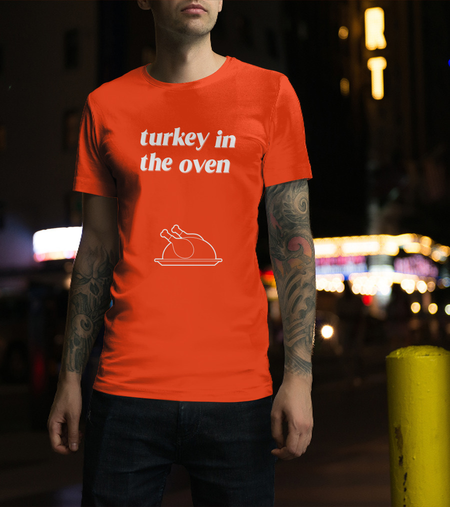 Turkey In The Oven Thanksgiving Holiday Plate T-Shirt