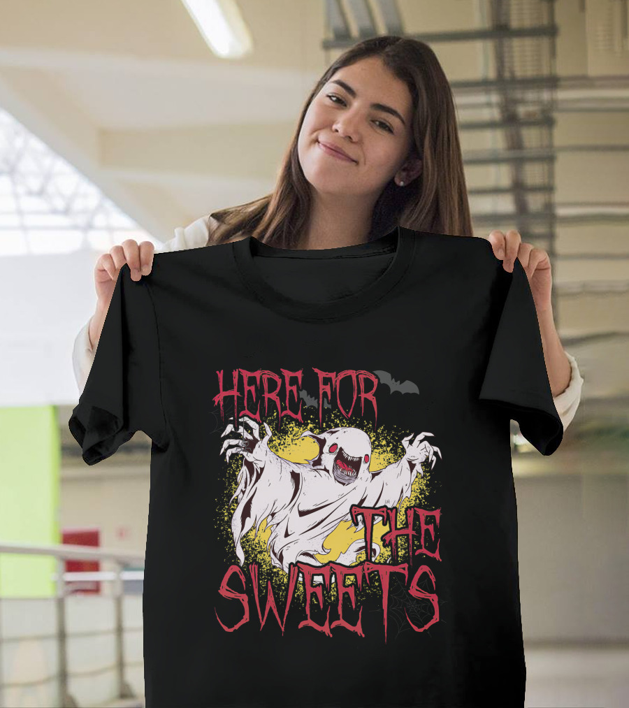 Here For The Sweets Ghost Costume With Ghosts For Halloween T-Shirt