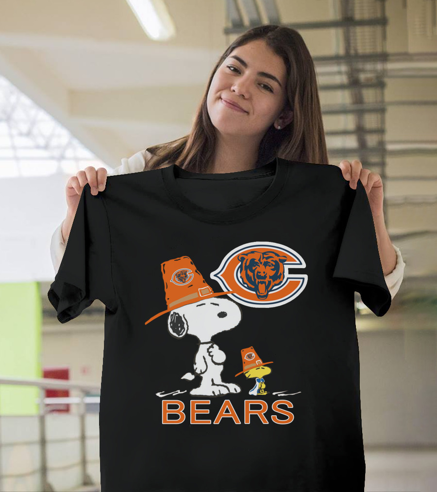 Chicago Bears Snoopy Thanksgiving Pilgrim Hat Peanuts T-Shirt
