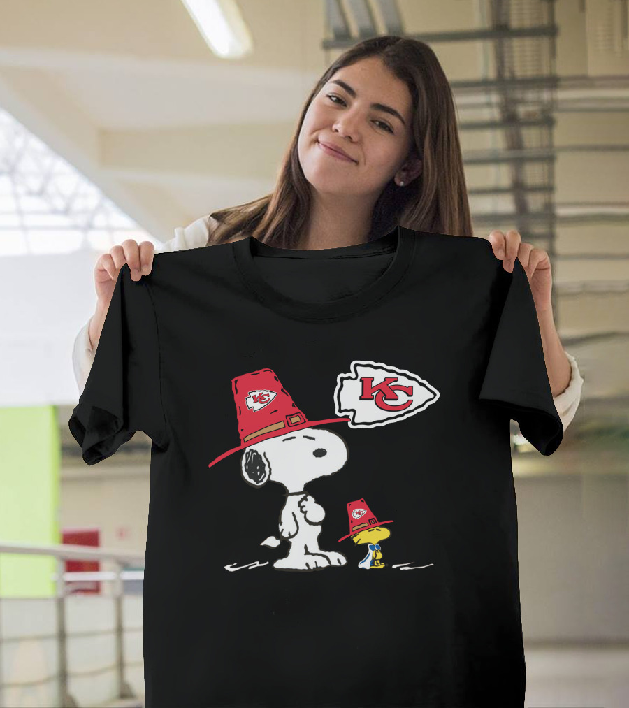 Snoopy And Woodstock Kansas City Chiefs Kc Logo Hat T-Shirt