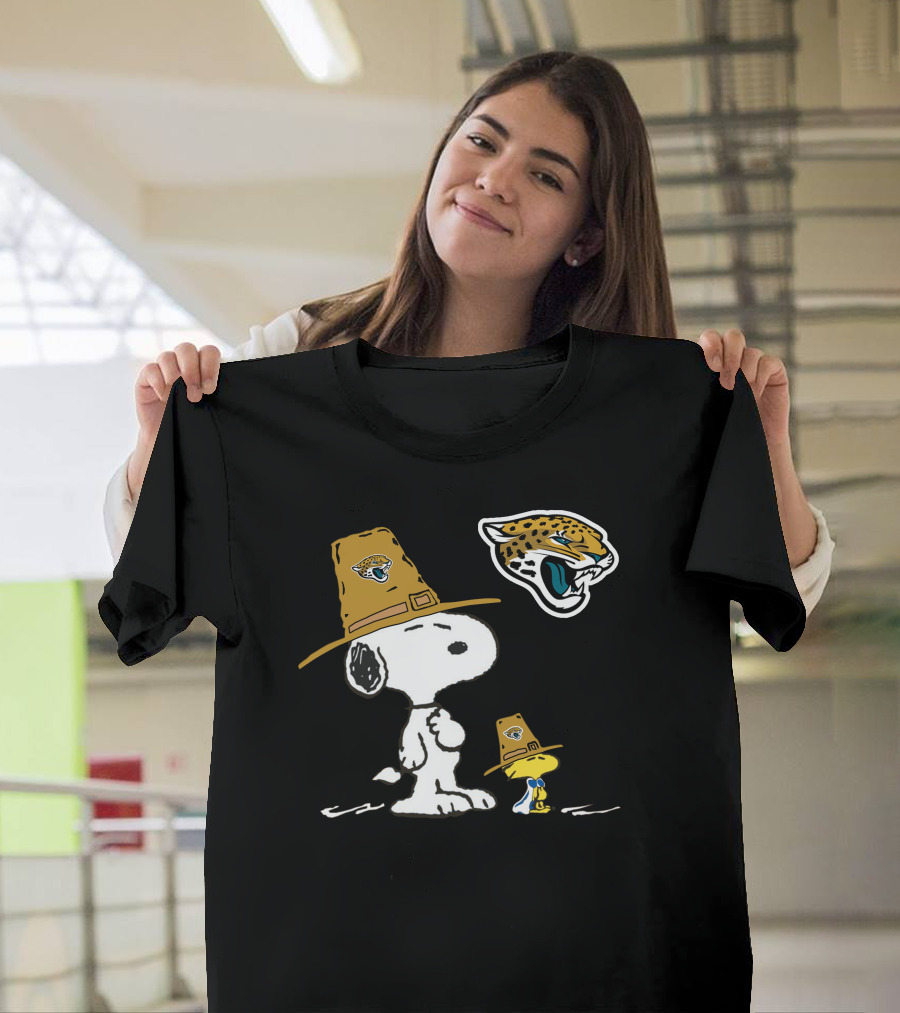 Snoopy And Woodstock With Jacksonville Jaguars Pilgrim Hats T-Shirt