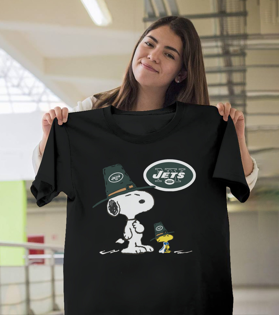 New York Jets Snoopy And Woodstock With Pilgrim Hats T-Shirt